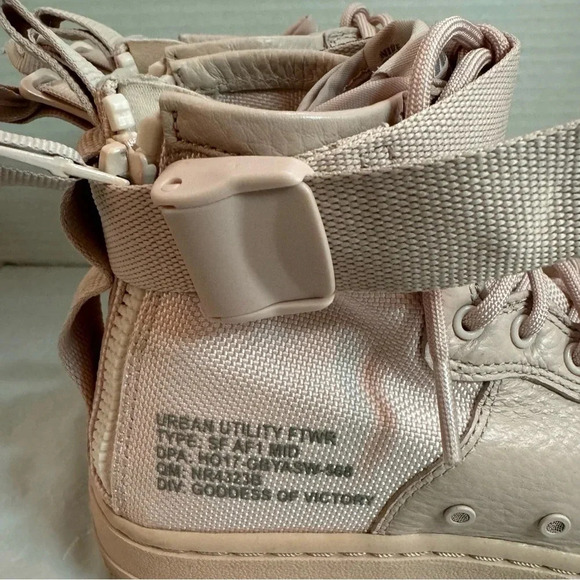 Nike SF Air Force 1 Mid Boys Size 5Y Pale Pink - Picture 8 of 16